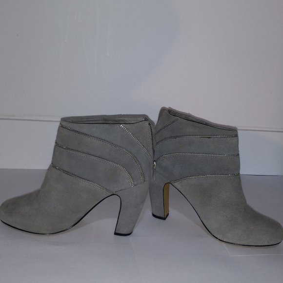 grey suede ankle boot 3.75" heel with zipper, US women's size 9 - Picture 2 of 14